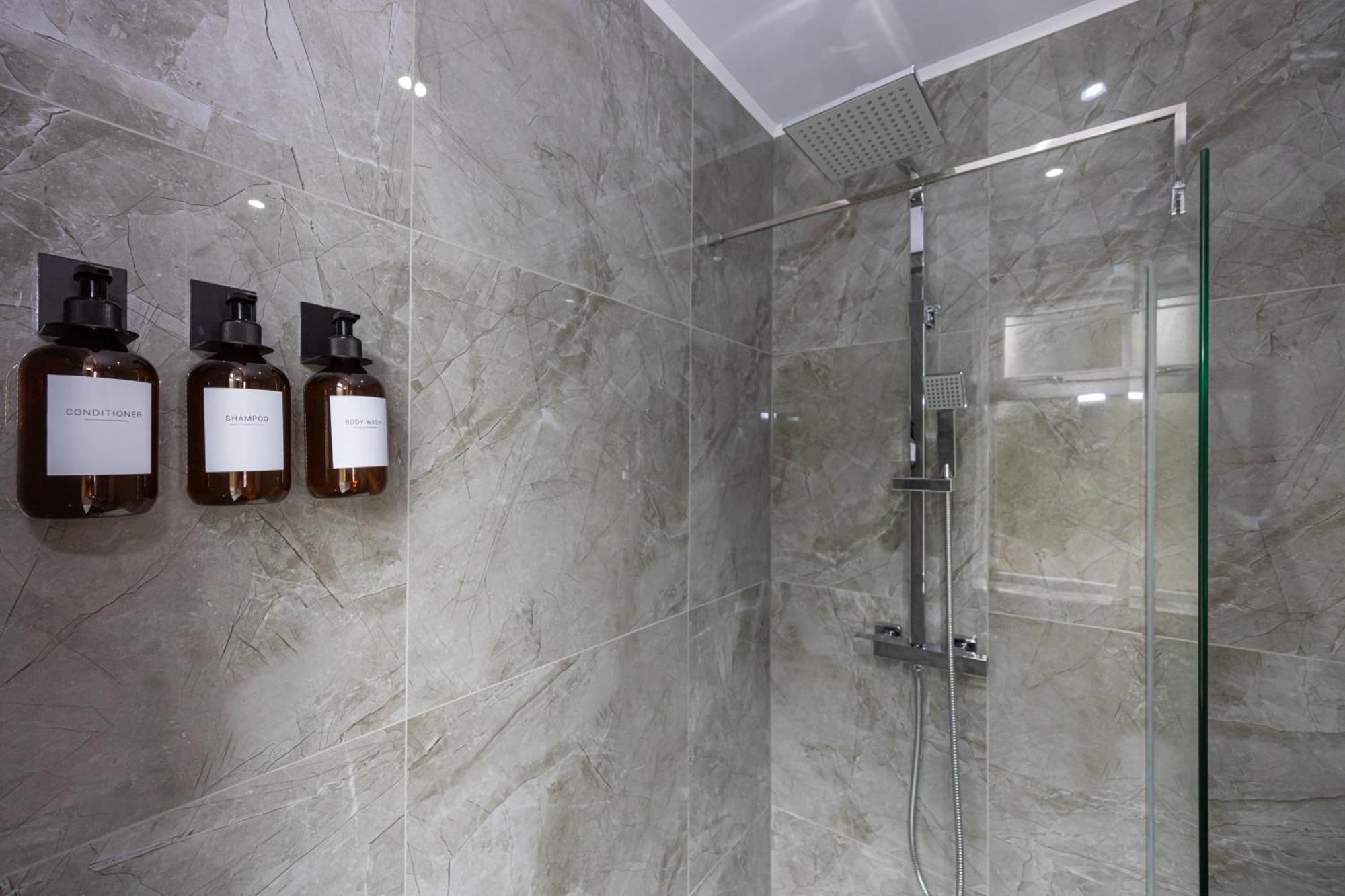The Kent- Luxury Rooms Манчестер Екстер'єр фото