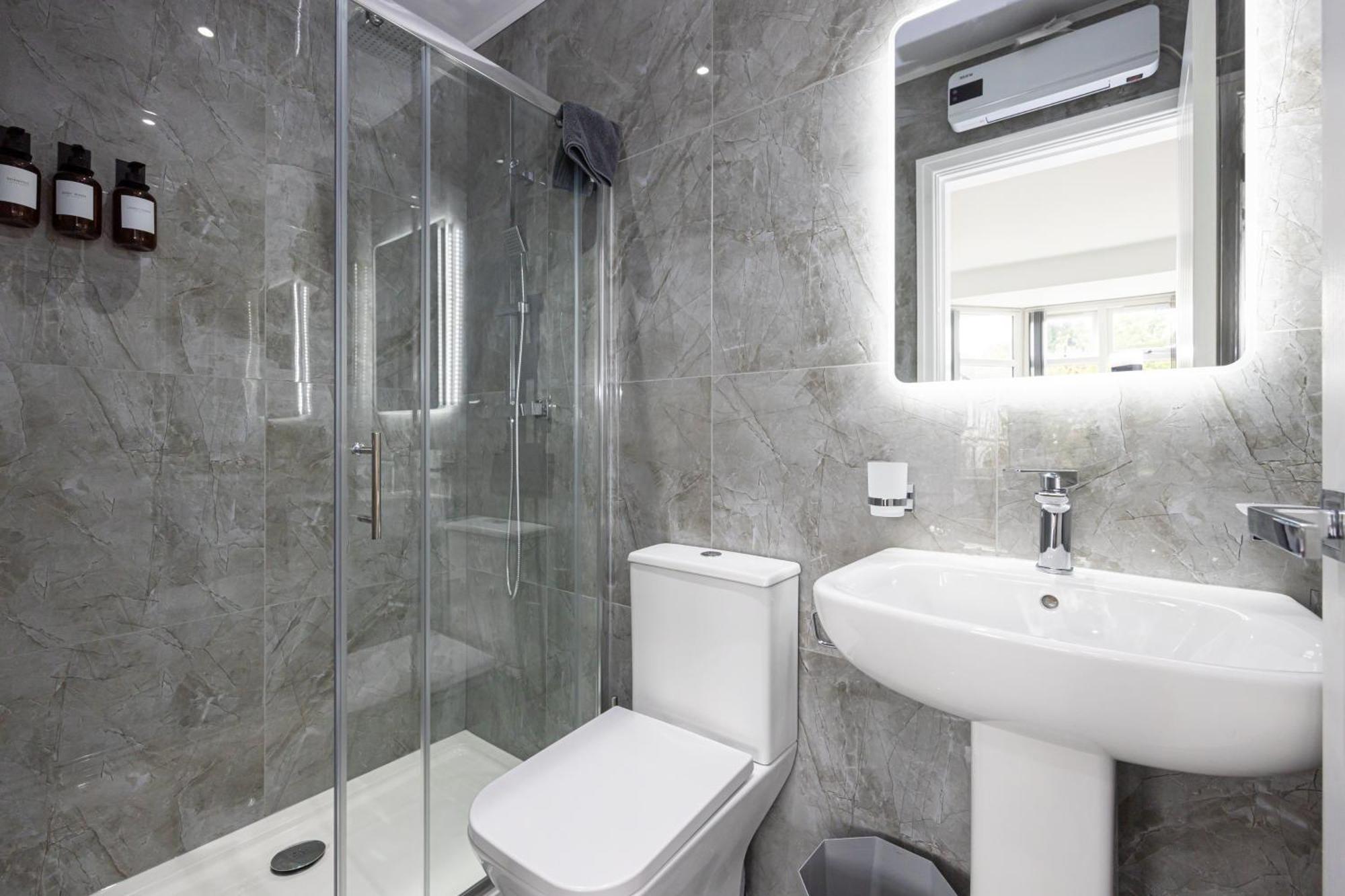 The Kent- Luxury Rooms Манчестер Екстер'єр фото