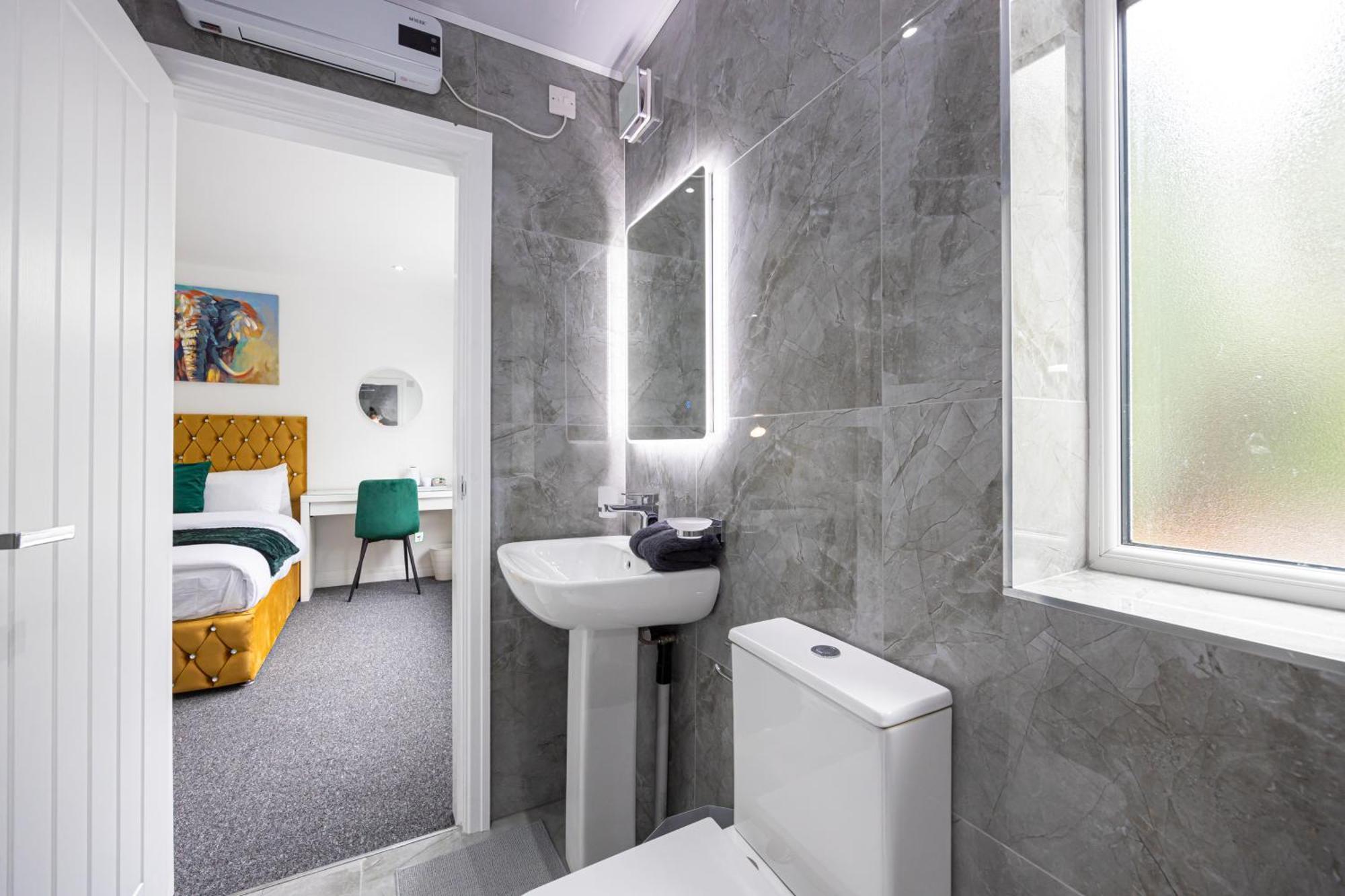 The Kent- Luxury Rooms Манчестер Екстер'єр фото